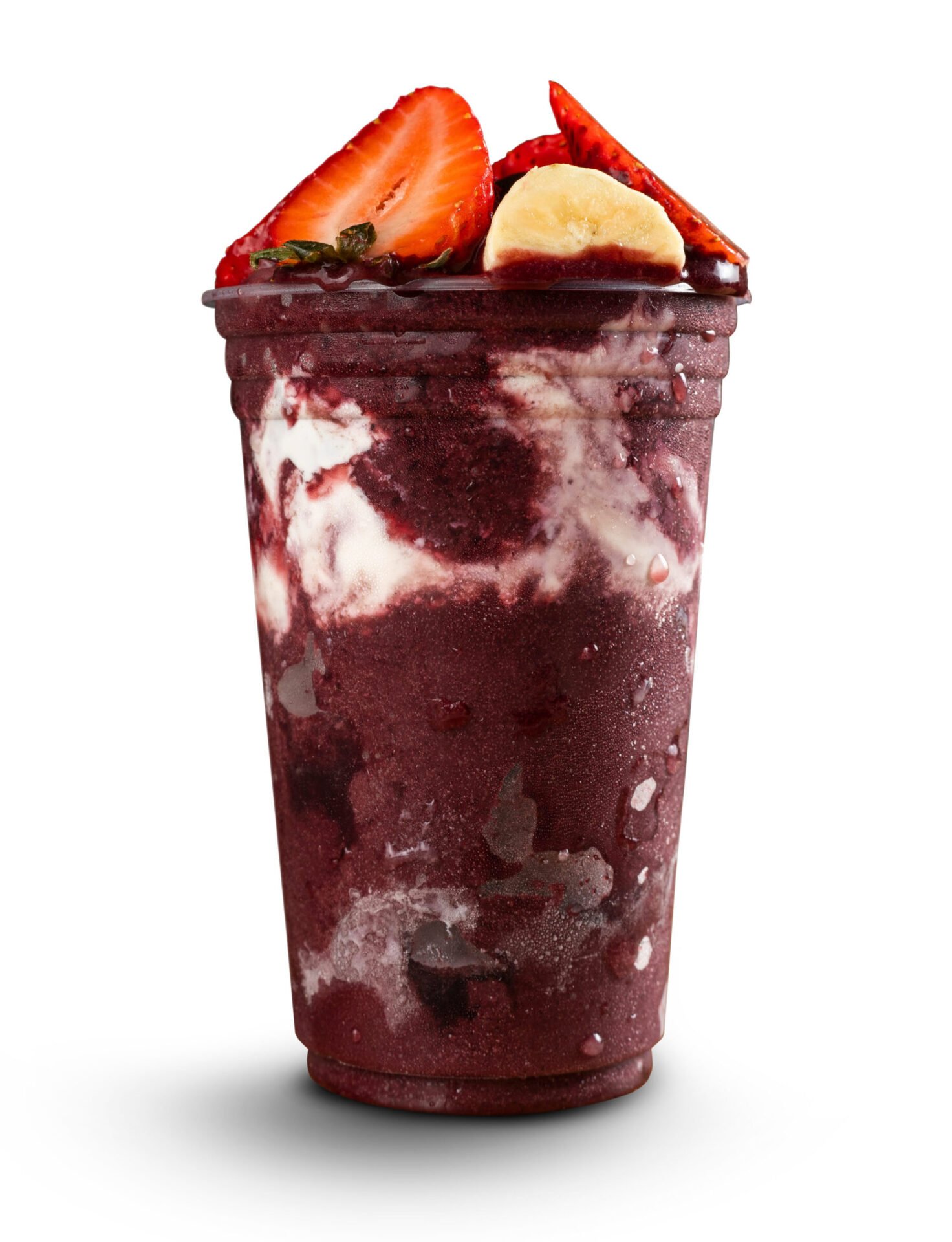 Imagem de um copo de açaí com morango e banana.